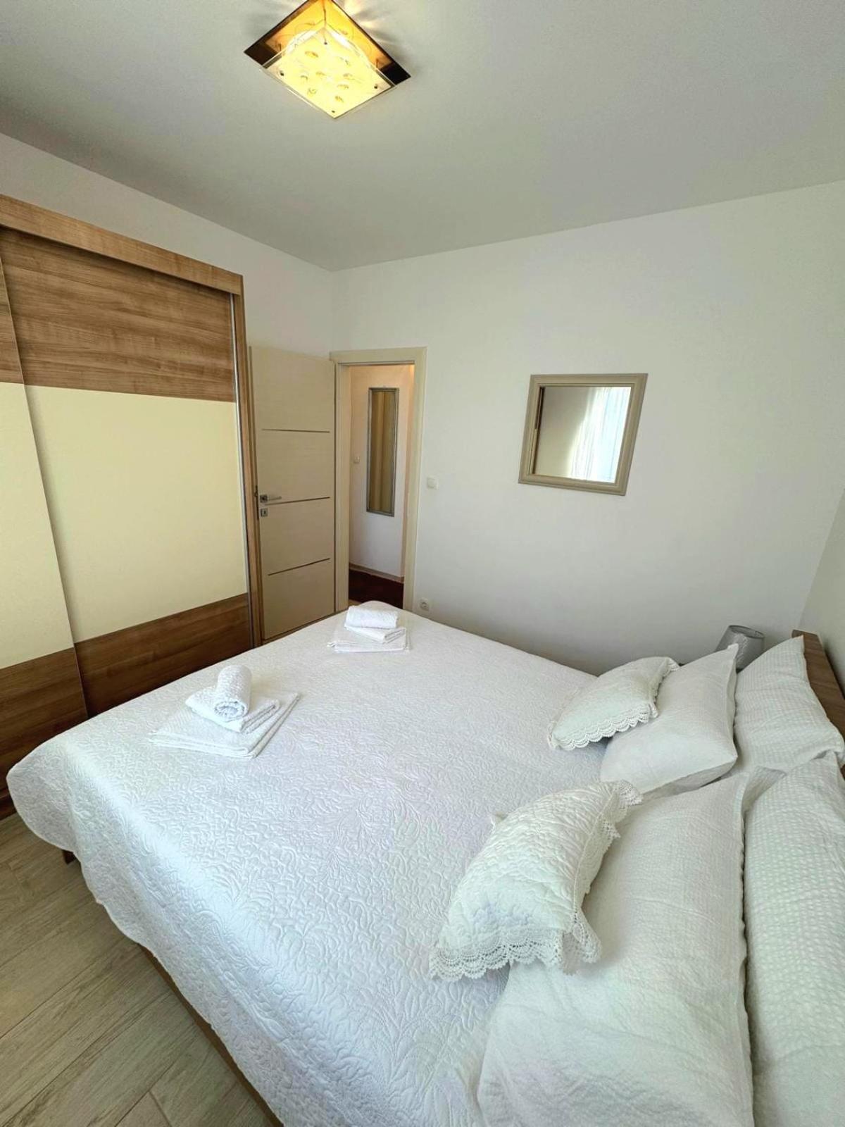 Apartment Misic Trogir Exterior foto